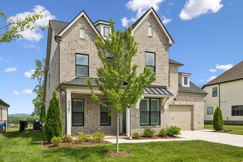 3287 Sassafras Ln, Thompsons Station, TN, 37179-3400 | Card Image