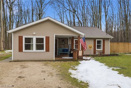 2204 Deer Run, Roaming Shores, OH, 44084-9670 | Card Image