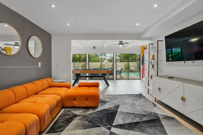 1229 Ne 17 Th Ave, House other with 4 bedrooms, 3 bathrooms and null parking in Fort Lauderdale FL | Image 27