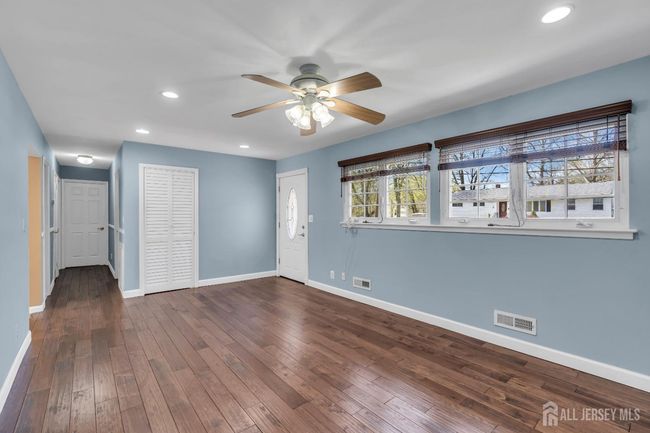 27 Brookside Rd, House other with 3 bedrooms, 3 bathrooms and null parking in Edison NJ | Image 5