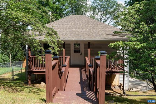 39 Olive St, STAUNTON, VA, 24401-3045 | Card Image