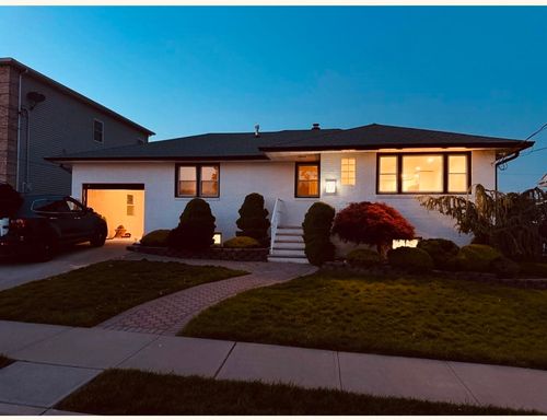 17 Arn Ter, Secaucus, NJ, 07094-3804 | Card Image
