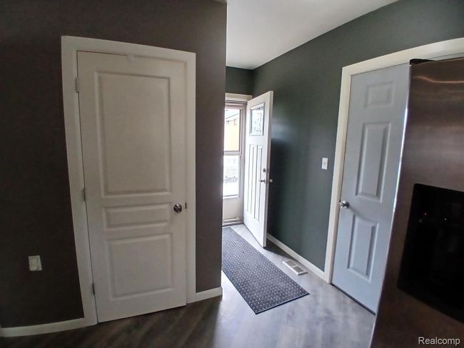 FRONT DOOR AND GARAGE DOOR.jpg | Image 4