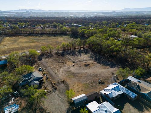 2224 Perry Rd Sw, Albuquerque, NM, 87105-4662 | Card Image