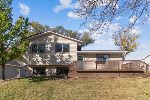 5313 Norse Dr, Cedar Falls, IA, 50613-6453 | Card Image