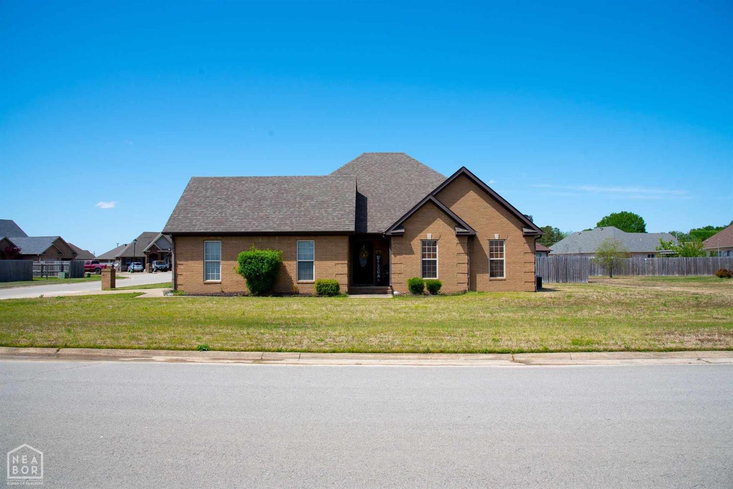 Hollis St, Bono, AR 72416
