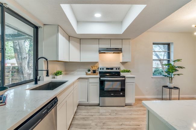 409 Brookview Dr, House other with 3 bedrooms, 2 bathrooms and null parking in Garland TX | Image 14