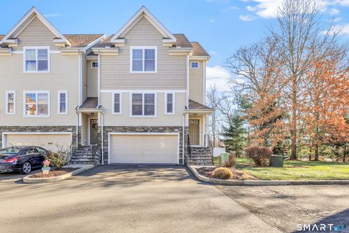 18-18 Ashwood Cir, Shelton, CT, 06484-6602 | Card Image