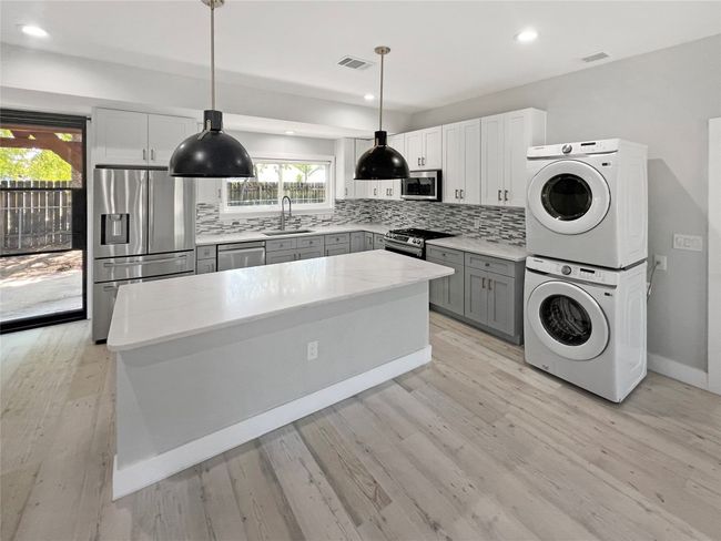 9614 Newfoundland Cir, House other with 3 bedrooms, 2 bathrooms and 2 parking in Austin TX | Image 7