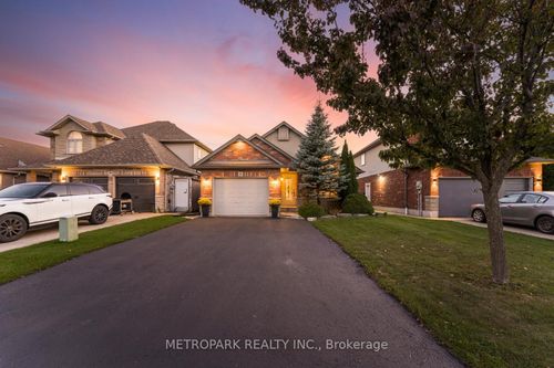 41 Switzer Cres, Binbrook, ON, L0R1C0 | Card Image