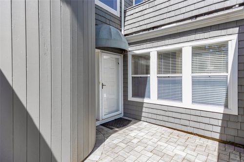42 Larkspur Ln, Commack, NY, 11725-2300 | Card Image