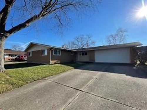 1068 Landsdale Dr, Fairborn, OH, 45324-5721 | Card Image