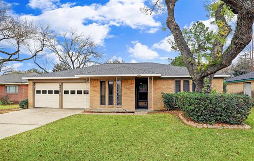 7739 Kensico Rd, Houston, TX, 77036-6429 | Card Image