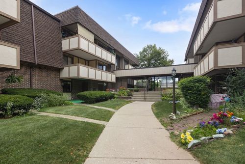 310-437 Cavalier Ct, West Dundee, IL, 60118-2146 | Card Image