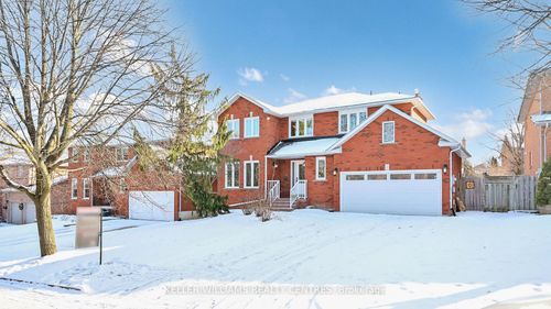 88 Ballard Cres, Newmarket, ON, L3X1S1 | Card Image