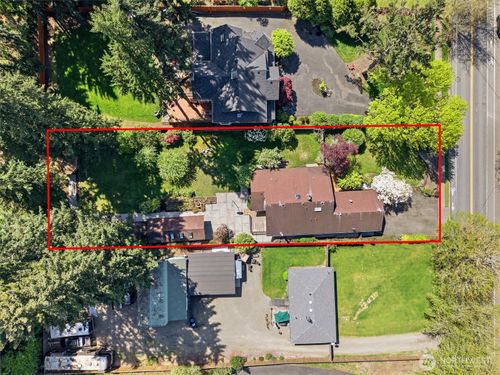 7032 132nd Ave Ne, Kirkland, WA, 98033-8335 | Card Image