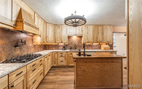 807 County Road 6410, Salem, MO, 65560-9711 | Card Image