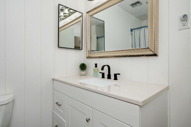 Hall Bath | Image 29