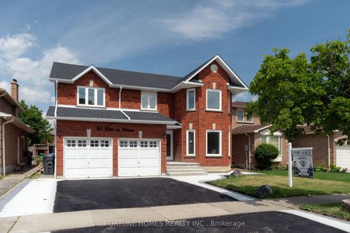 31 Ortona Dr, Brampton, ON, L6Y3E1 | Card Image