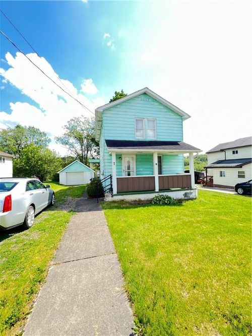 7 S Wabash St, Mt Pleasant Twp, PA, 15361 | Card Image