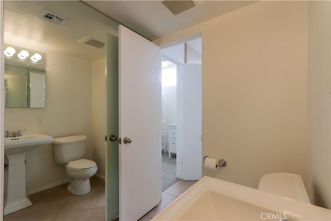 1/2 bathroom | Image 11