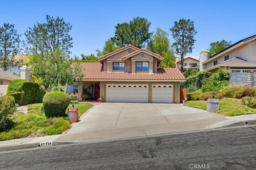 17711 Silverstream Dr, Canyon Country, CA, 91387-4221 | Card Image