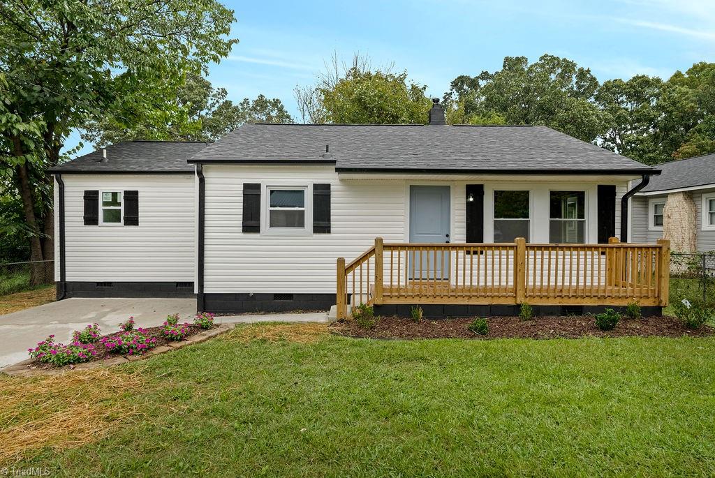 Moon St, Thomasville, NC 27360
