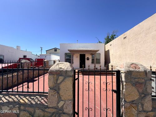 a-2221 Bassett Ave, El Paso, TX, 79901-2019 | Card Image