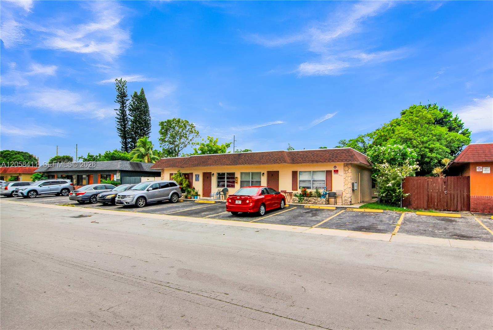 Commercial Sale in Lauderdale Lakes 3