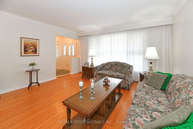 11 Pegasus Trail, House other with 3 bedrooms, 2 bathrooms and 1 parking in Scarborough ON | Image 7