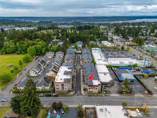 b-4020 Ne 3rd Pl, Renton, WA, 98056-4130 | Card Image