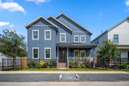 319 E 26th St, Houston, TX, 77008-2313 | Card Image