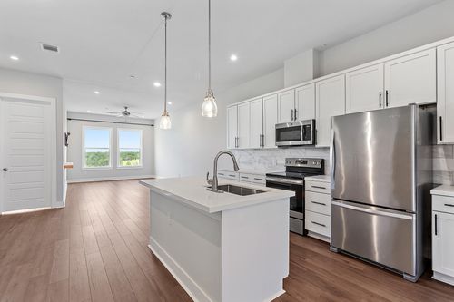 133-4507 E Martin Luther King Jr Blvd, Austin, TX, 78721-1340 | Card Image