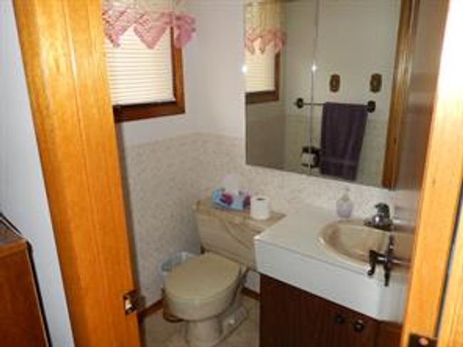1251 St Charles Rd N, House detached with 4 bedrooms, 2 bathrooms and null parking in Lethbridge AB | Image 15