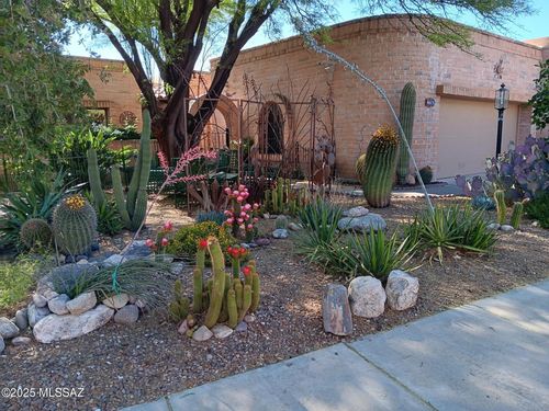4631 N Camino Campero, Tucson, AZ, 85750-6321 | Card Image
