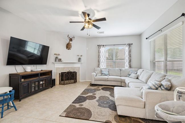 Plenty of space for a large couch | Image 10