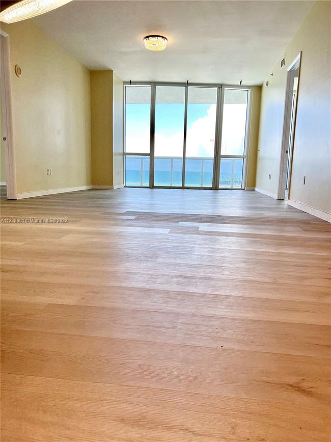 APT-707 - 16001 Collins Ave, Condo with 3 bedrooms, 3 bathrooms and null parking in Sunny Isles Beach FL | Image 25