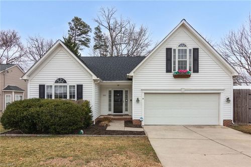 3332 Barnsdale Dr, Jamestown, NC, 27282-9576 | Card Image