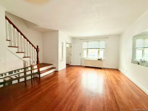 60 83rd Pl, Middle Village, NY, 11379-5417 | Card Image