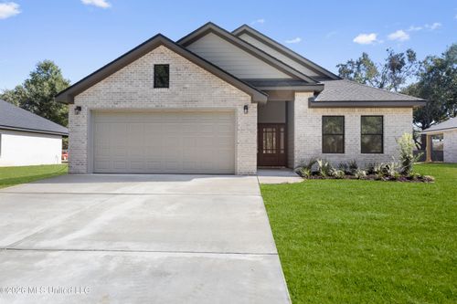 1612 Deer St, Ocean Springs, MS, 39564-7497 | Card Image