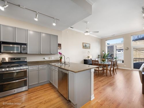 apt-c-2733 N Lincoln Ave, CHICAGO, IL, 60614-1390 | Card Image