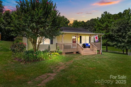 201 N Ferry St, New London, NC, 28127-8754 | Card Image