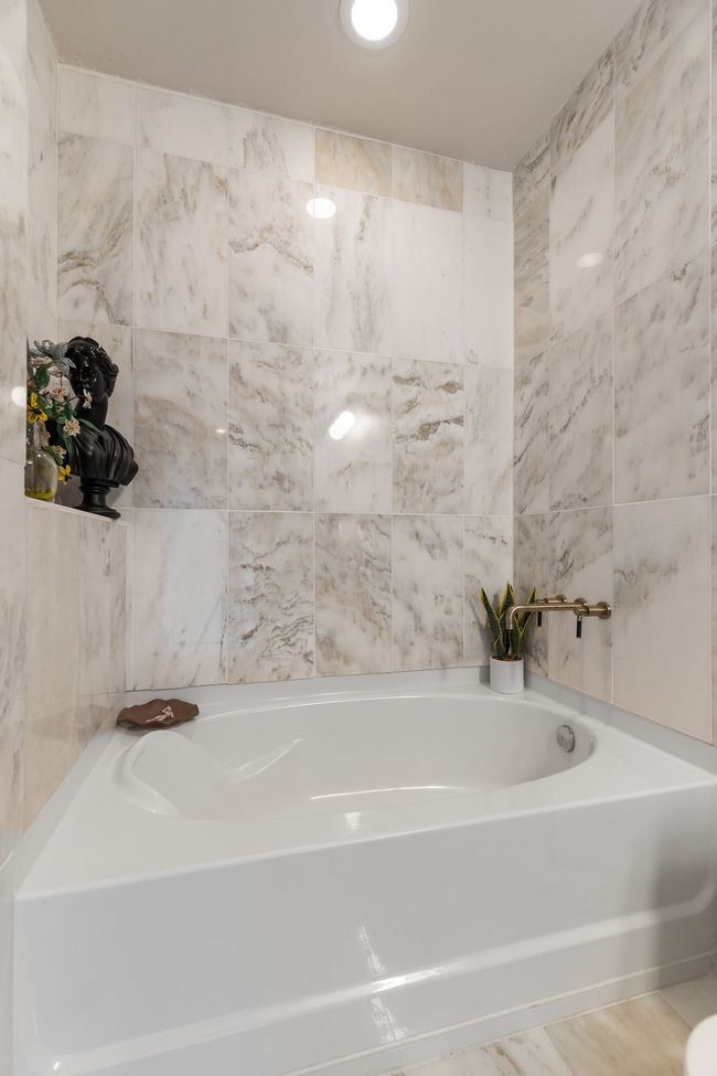 UNIT-914 - 301 Demonbreun St, Condo with 2 bedrooms, 2 bathrooms and 2 parking in Nashville TN | Image 19