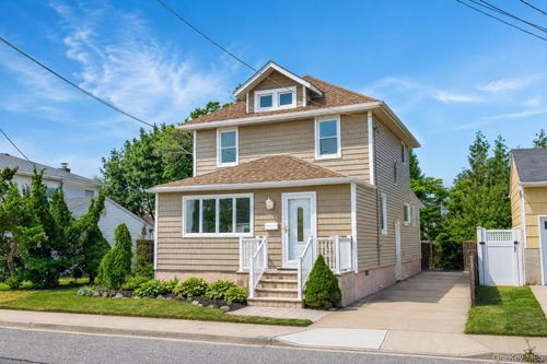 2500 Centre Ave, Bellmore, NY, 11710-3451 | Card Image
