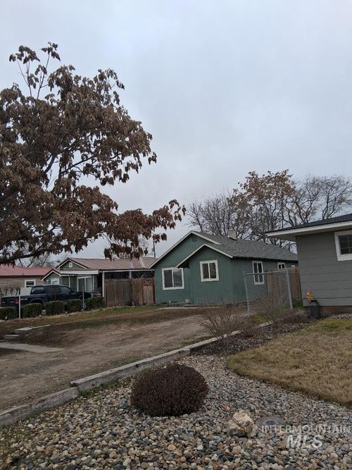 613 Park Ave, Nyssa, OR, 97913-3409 | Card Image