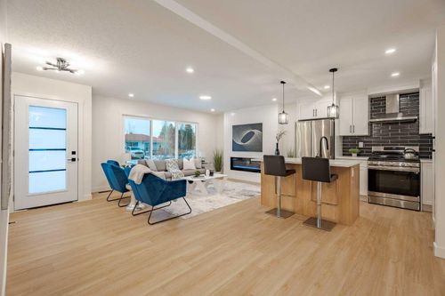451 Arlington Dr Se, Calgary, AB, T2H1S4 | Card Image