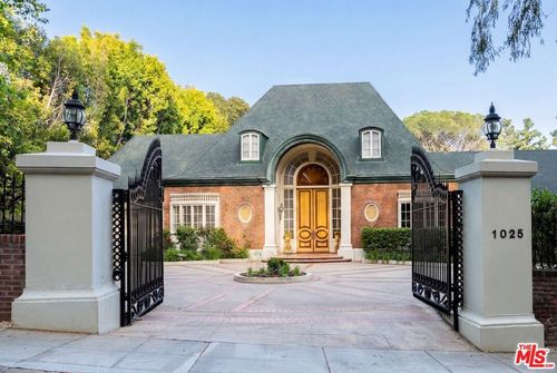 1025 N Crescent Dr, Beverly Hills, CA, 90210-2803 | Card Image