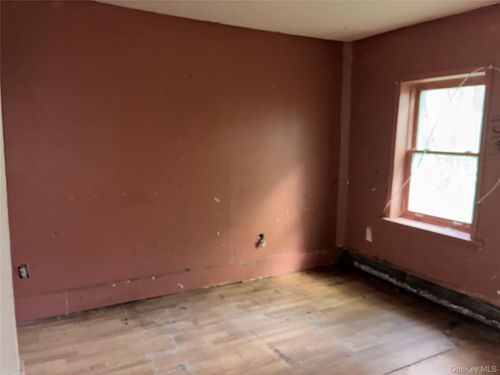 180 Ann St, Newburgh, NY, 12550-5526 | Card Image