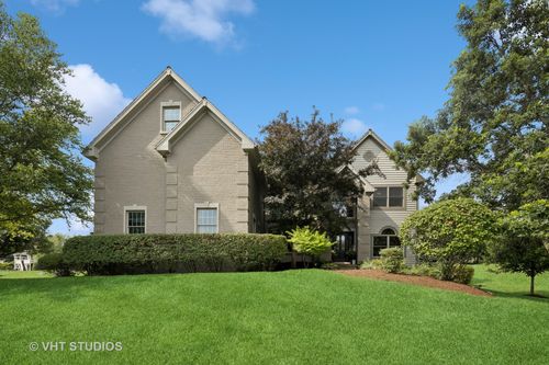 1601 Bobolink Cir, Woodstock, IL, 60098-8075 | Card Image