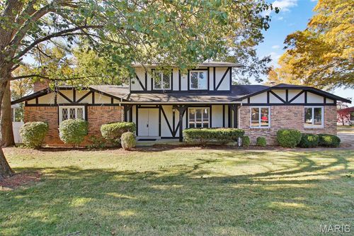 655 Henry Ave, Manchester, MO, 63011-3563 | Card Image